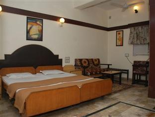 Royal Hotel Ahmedabad Ngoại thất bức ảnh